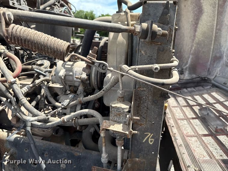 image for item HI9270 1998 Chevrolet C7500 truck cab and chassis