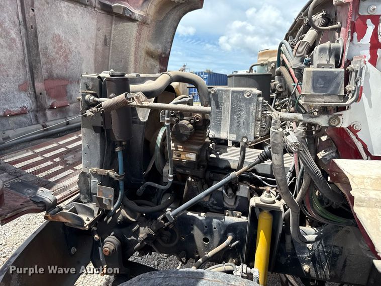 image for item HI9270 1998 Chevrolet C7500 truck cab and chassis