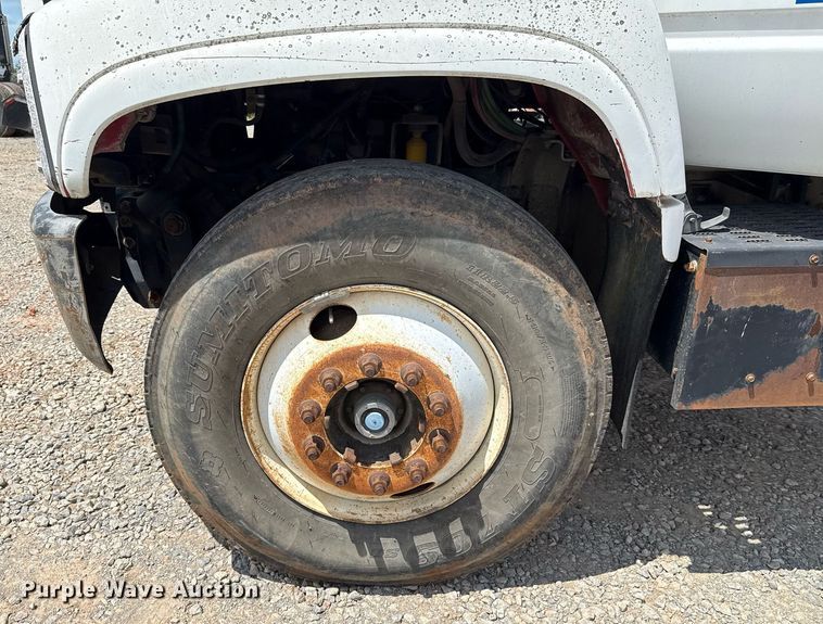 image for item HI9270 1998 Chevrolet C7500 truck cab and chassis