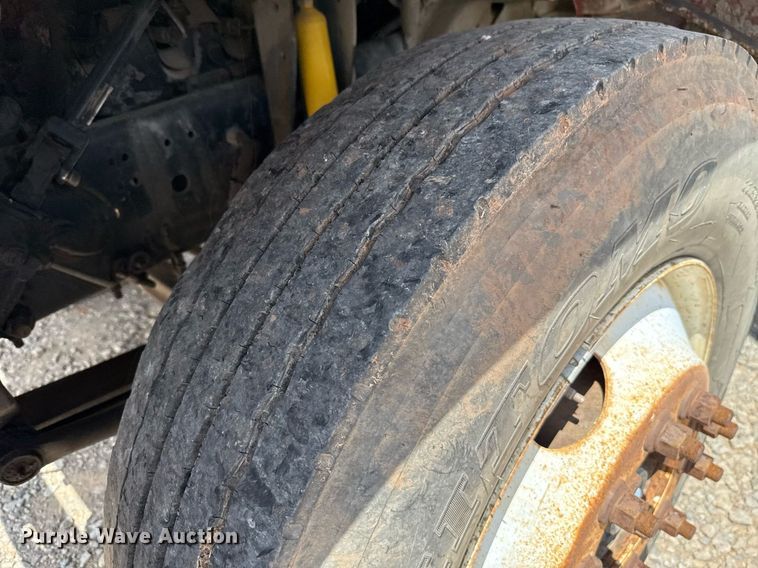 image for item HI9270 1998 Chevrolet C7500 truck cab and chassis