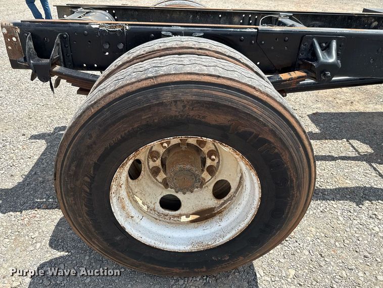 image for item HI9270 1998 Chevrolet C7500 truck cab and chassis