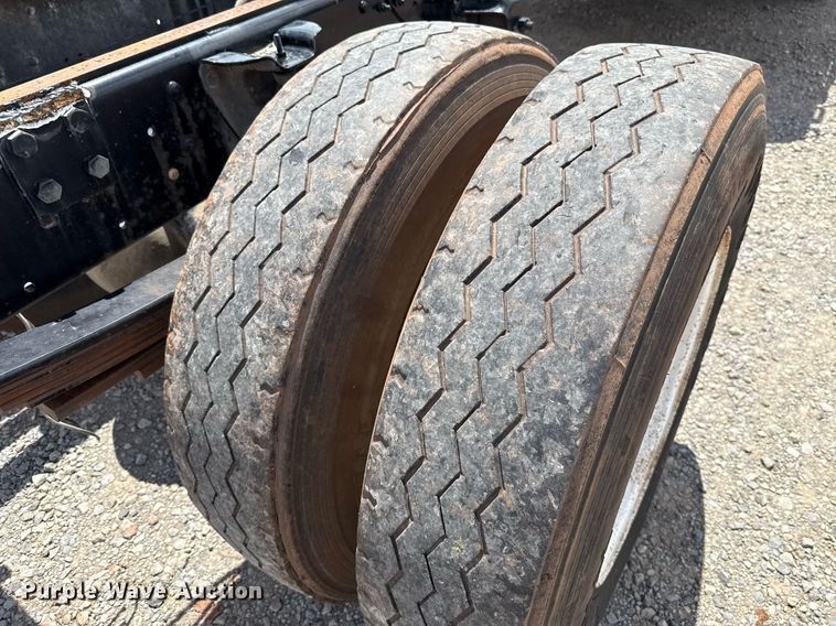 image for item HI9270 1998 Chevrolet C7500 truck cab and chassis