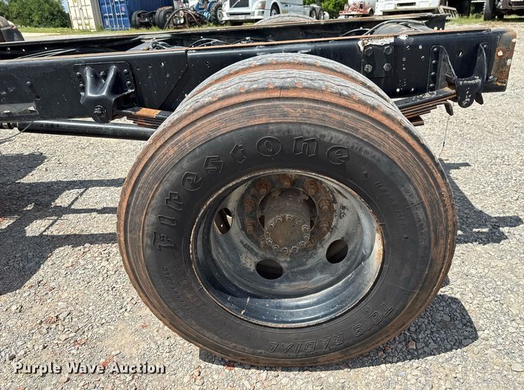 image for item HI9270 1998 Chevrolet C7500 truck cab and chassis