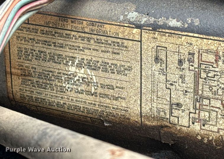 image for item HI9272 1989 Ford F600 fuel truck