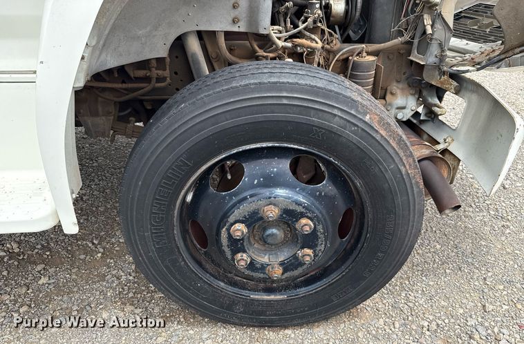 image for item HI9272 1989 Ford F600 fuel truck