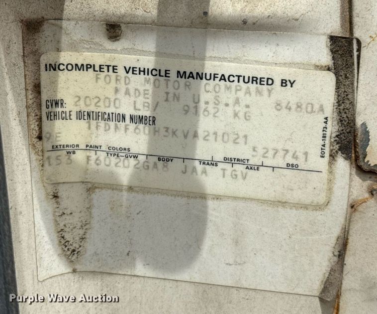 image for item HI9272 1989 Ford F600 fuel truck