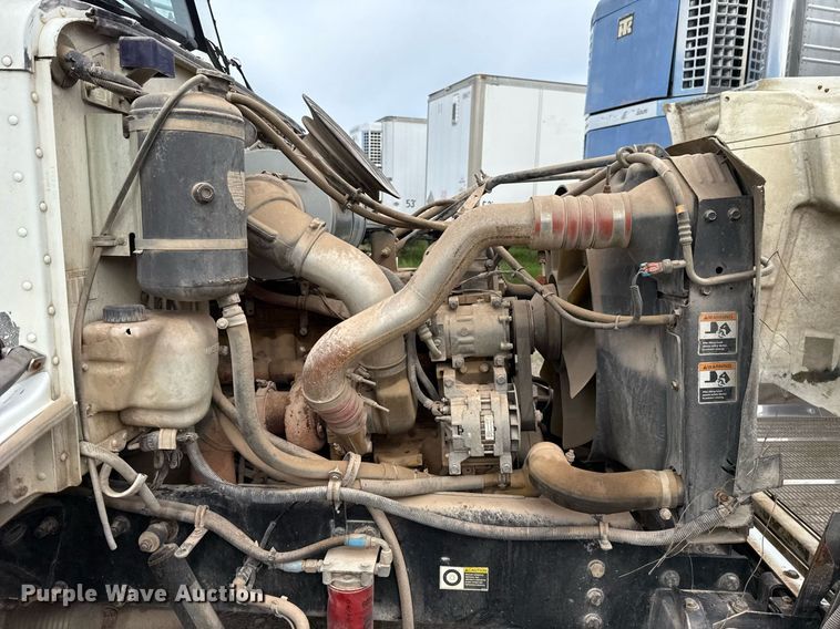 image for item HI9273 2004 Peterbilt 330 truck cab and chassis