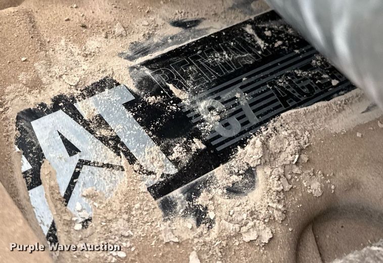 image for item HI9273 2004 Peterbilt 330 truck cab and chassis