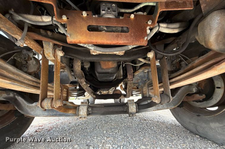 image for item HI9274 2000 GMC C7500 truck cab and chassis