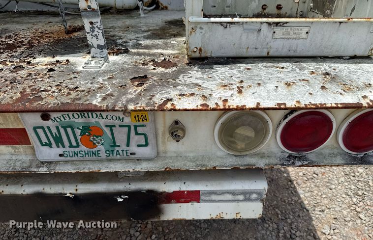 image for item HI9274 2000 GMC C7500 truck cab and chassis