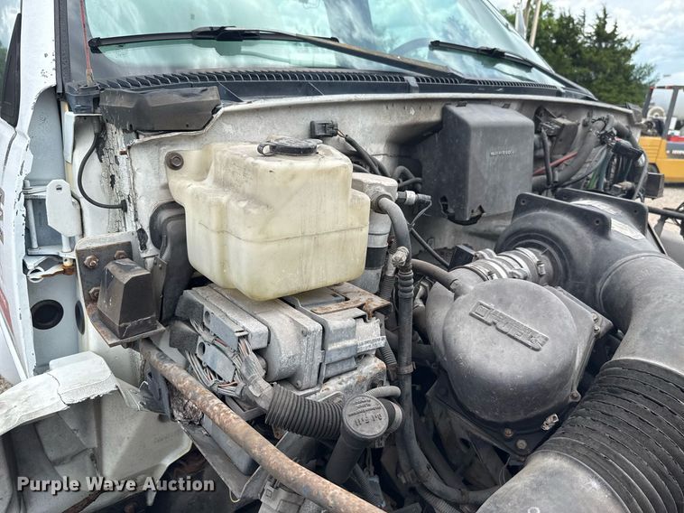 image for item HI9274 2000 GMC C7500 truck cab and chassis