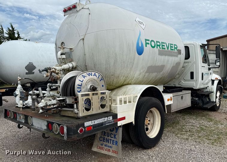 image for item HI9275 2007 International 4300 truck cab and chassis