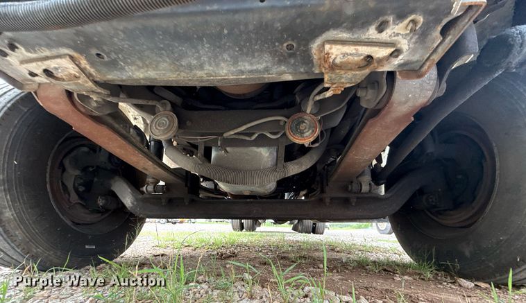 image for item HI9275 2007 International 4300 truck cab and chassis