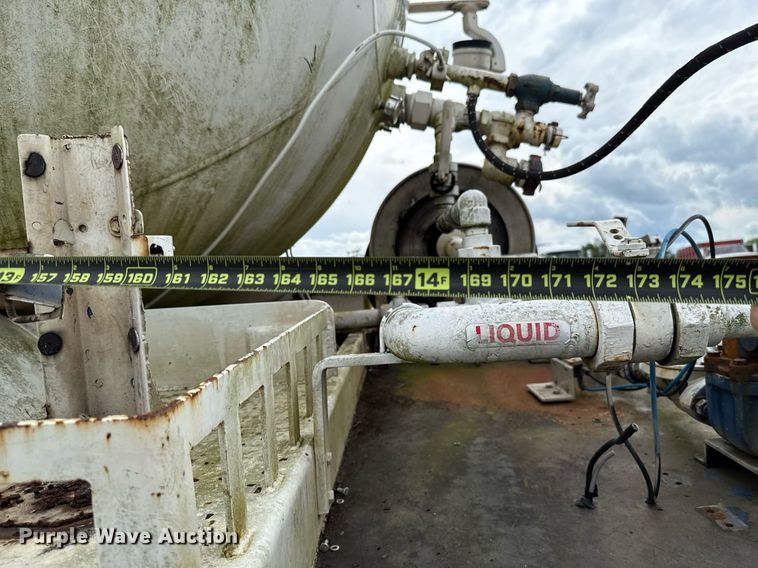 image for item HI9275 2007 International 4300 truck cab and chassis