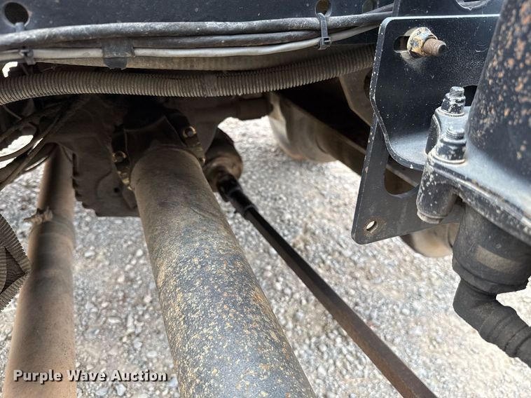 image for item HI9277 2002 International 4300 truck cab and chassis