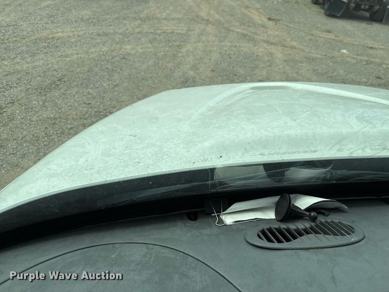 image for item HI9277 2002 International 4300 truck cab and chassis