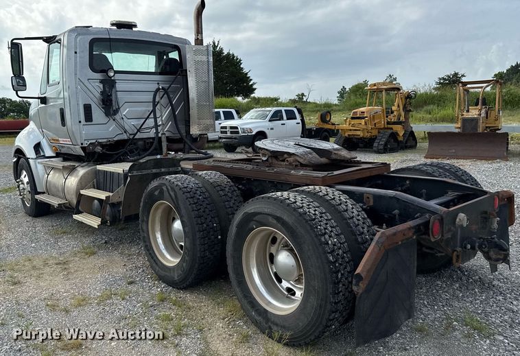 image for item HI9282 2011 International ProStar Premium  semi truck