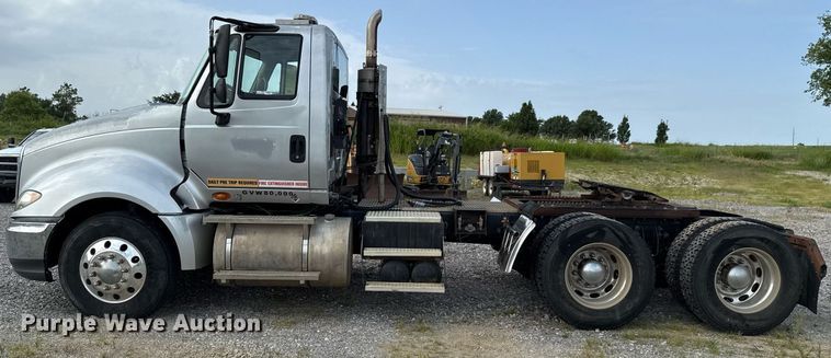 image for item HI9282 2011 International ProStar Premium  semi truck