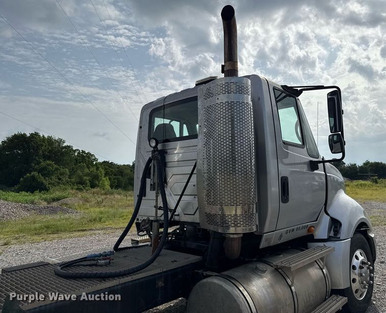 image for item HI9282 2011 International ProStar Premium  semi truck