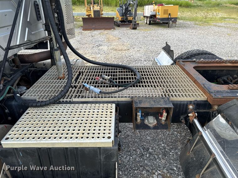 image for item HI9282 2011 International ProStar Premium  semi truck