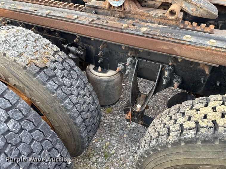 image for item HI9282 2011 International ProStar Premium  semi truck