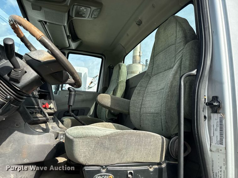 image for item HI9282 2011 International ProStar Premium  semi truck