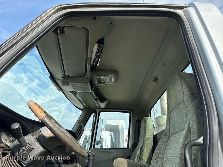 image for item HI9282 2011 International ProStar Premium  semi truck