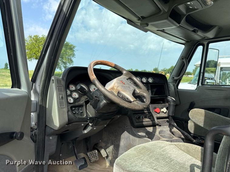 image for item HI9282 2011 International ProStar Premium  semi truck