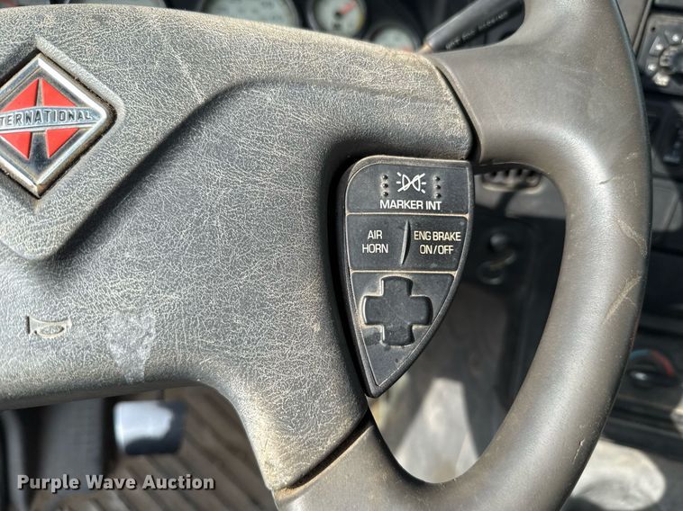 image for item HI9282 2011 International ProStar Premium  semi truck