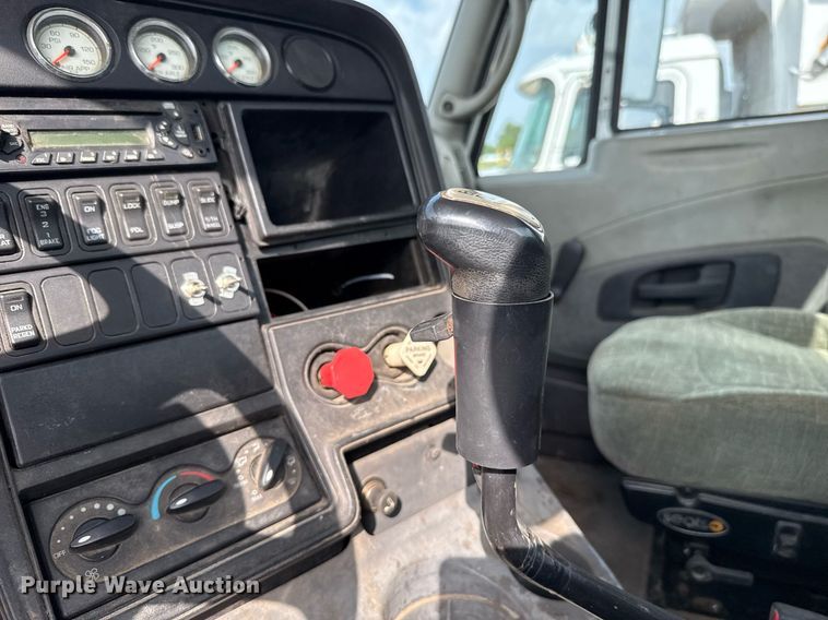 image for item HI9282 2011 International ProStar Premium  semi truck