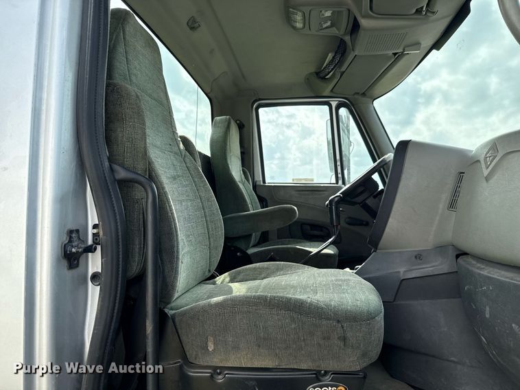 image for item HI9282 2011 International ProStar Premium  semi truck