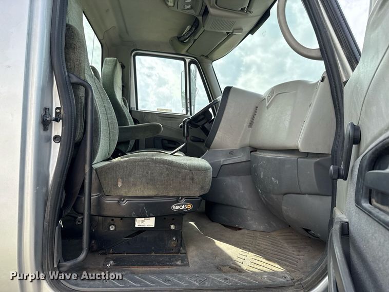 image for item HI9282 2011 International ProStar Premium  semi truck