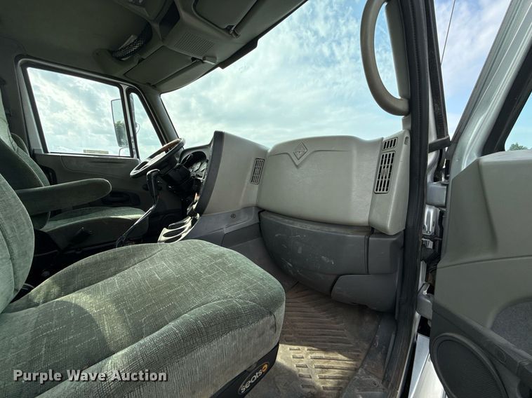 image for item HI9282 2011 International ProStar Premium  semi truck