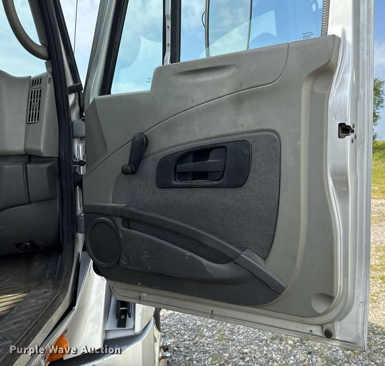 image for item HI9282 2011 International ProStar Premium  semi truck