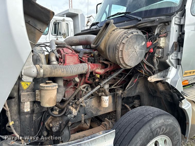 image for item HI9282 2011 International ProStar Premium  semi truck