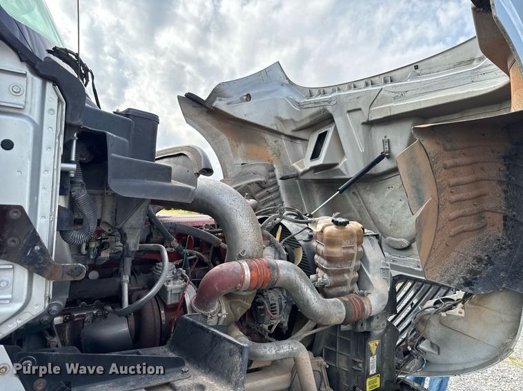 image for item HI9282 2011 International ProStar Premium  semi truck