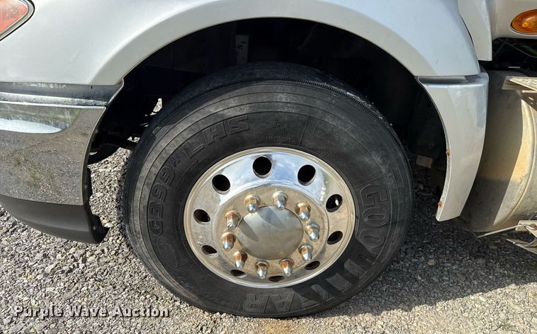 image for item HI9282 2011 International ProStar Premium  semi truck