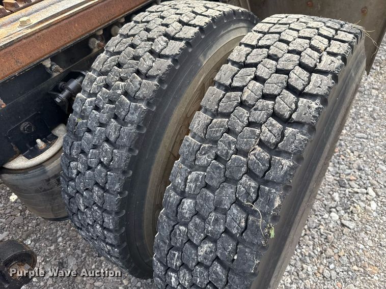 image for item HI9282 2011 International ProStar Premium  semi truck