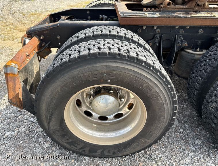 image for item HI9282 2011 International ProStar Premium  semi truck