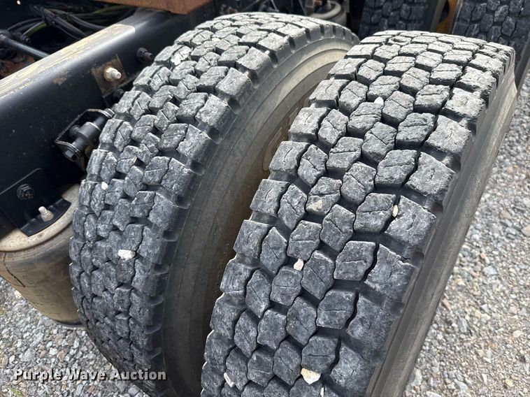 image for item HI9282 2011 International ProStar Premium  semi truck