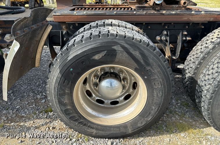 image for item HI9282 2011 International ProStar Premium  semi truck