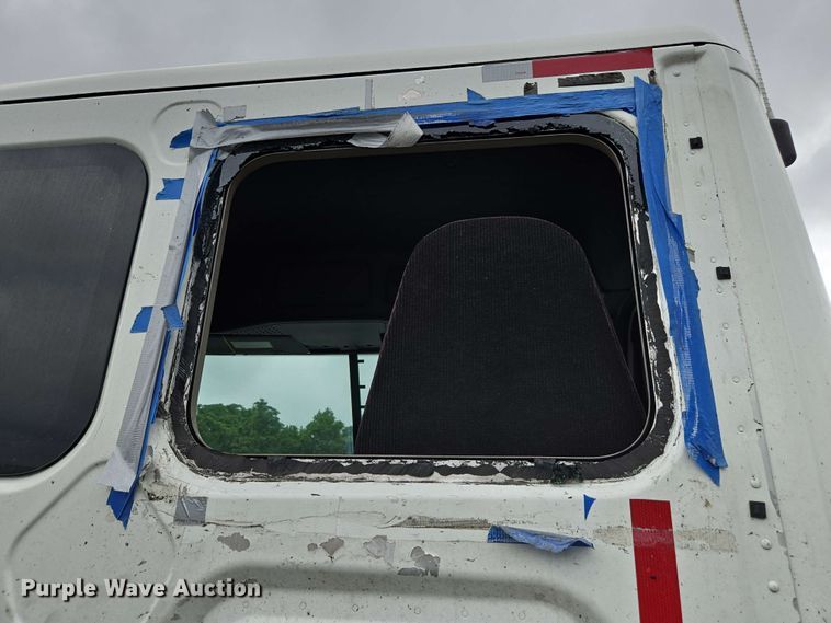 image for item YA0444 2015 Freightliner  Cascadia 125 semi truck