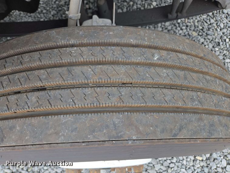 image for item YA0444 2015 Freightliner  Cascadia 125 semi truck