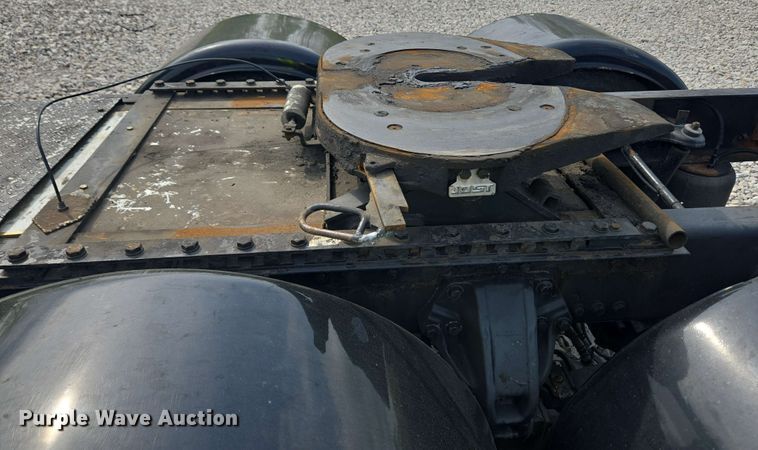 image for item YA0473 2014 Kenworth W900 semi truck