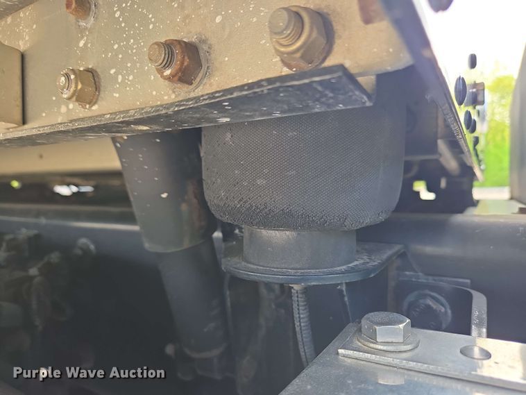 image for item YA0473 2014 Kenworth W900 semi truck