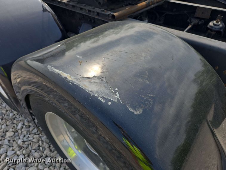 image for item YA0473 2014 Kenworth W900 semi truck