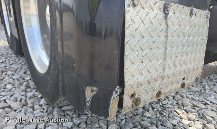 image for item YA0473 2014 Kenworth W900 semi truck