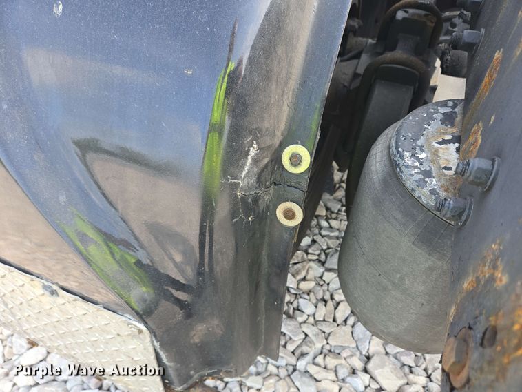 image for item YA0473 2014 Kenworth W900 semi truck