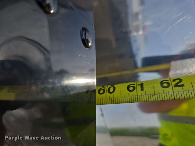 image for item YA0473 2014 Kenworth W900 semi truck