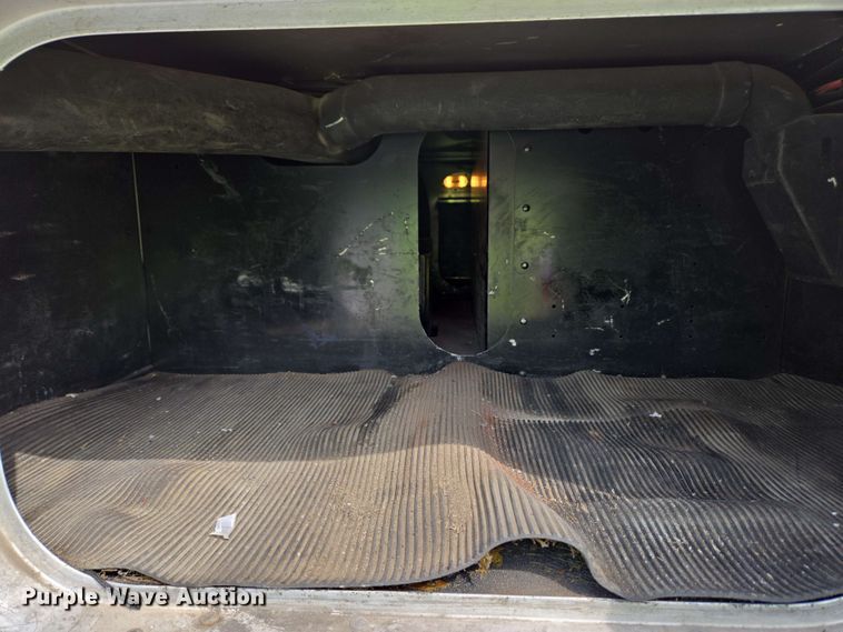 image for item YA0473 2014 Kenworth W900 semi truck